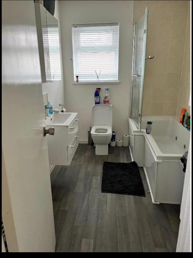 Macs Single Bedroom